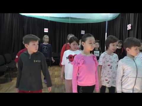 Видео: Ритмические упражнения в детской группе актерского мастерства