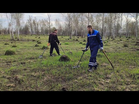 Видео: КОПАЕМ С ОТЦОМ С ДВУМЯ МЕТАЛЛОИСКАТЕЛЯМИ. КОП МЕТАЛЛОЛОМА.