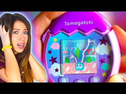 Видео: ВЫГНАЛА ТАМАГОЧИ ИЗ ДОМА В ГРОЗУ - Tamagotchi Pix Элли Ди | Elli Di Play