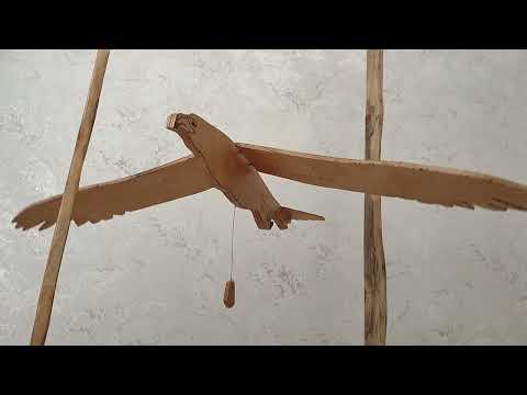 Видео: Бүркіт жасау. Махающая птица.Қол өнер Ағашты көркемдеп өңдеу.