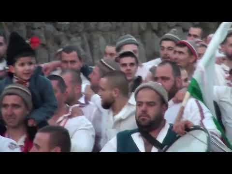 Видео: Мъжкото хоро в Калофер на Богоявление в годините, когато нямаше гнет и мачкане на човешката раса...