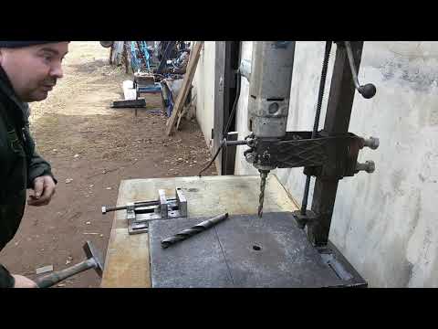 Видео: СВЕРЛИЛЬНЫЙ станок на базе домкрата от Жигулей!!!