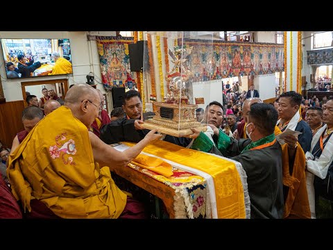 Видео: Его Святейшество Далай-лама посетил молитву о долгой жизни, организованную Дханглобом
