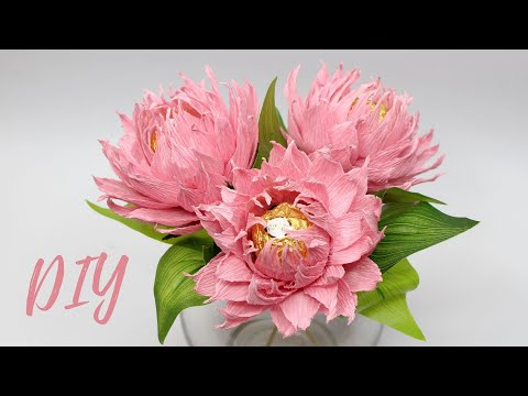 Видео: ЦВЕТЫ с конфетой из гофрированной бумаги ЛЕГКО и ПРОСТО ☆ МК ☆ DIY Corrugated Paper Flowers
