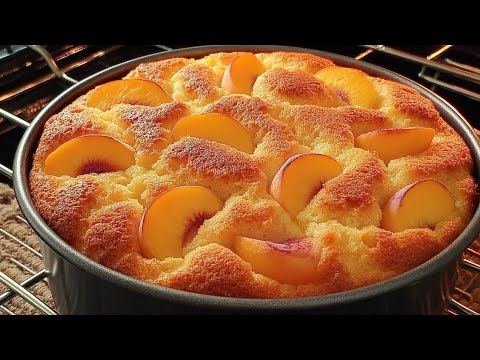 Видео: Каждая швейцарская бабушка печёт этот пирог летом! Такой лёгкий и влажный!