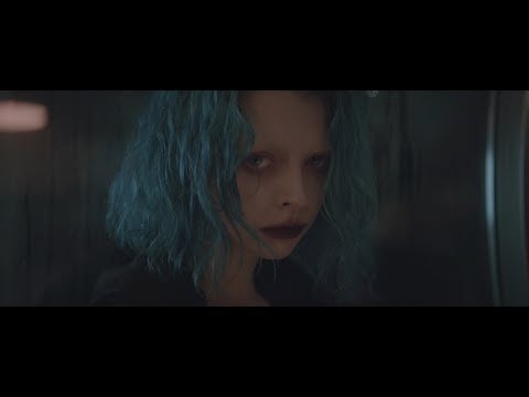 Видео: ПОШЛАЯ МОЛЛИ — ТИПИЧНАЯ ВЕЧЕРИНКА С БАССЕЙНОМ