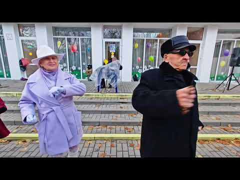 Видео: 2.11.24г..."Схожу с ума от поцелуев"... Sevenrose... звучит на танцполе в Гомеле...