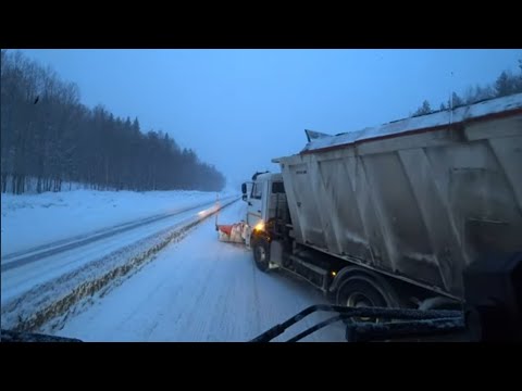 Видео: 18+ СНЕГОПАД И ДАЛЬНОБОЙ, "БОРЕМСЯ С ОЛЬГОЙ". ОДИН МАЛЕНЬКИЙ, НО ТЯЖКИЙ РЕЙС.