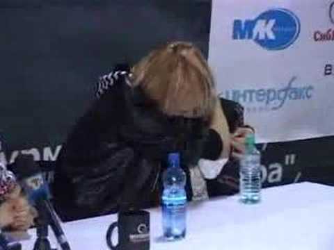 Видео: солистка группы Ранетки на прессухе в г.Мегион