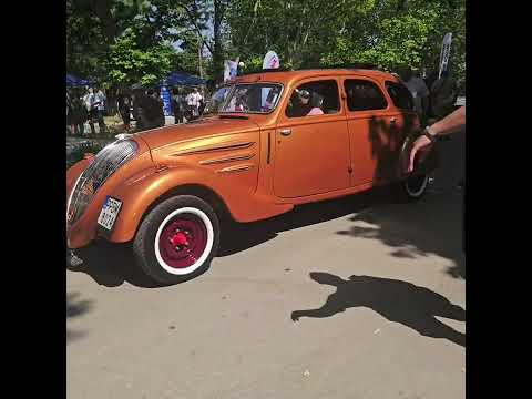 Видео: Парад на ретро автомобили в Русе  - 2025