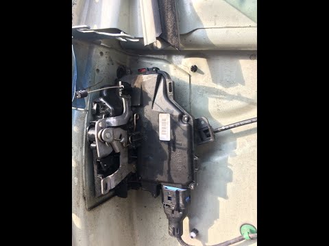 Видео: Не срабатывает ручка двери Volkswagen Golf V