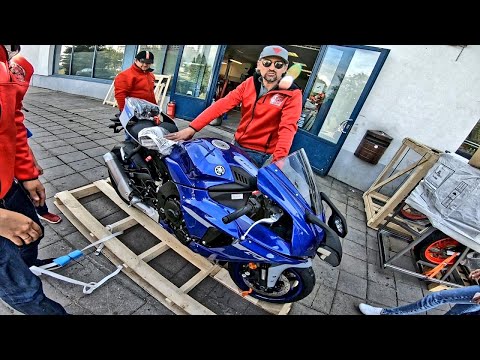 Видео: КУПИЛ САМЫЙ МОЩНЫЙ и ДОРОГОЙ Спортбайк YAMAHA R1