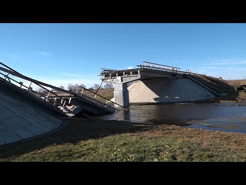 Видео: Причина обрушения моста через реку Карасук устанавливается // "Новости 49" 23.10.23