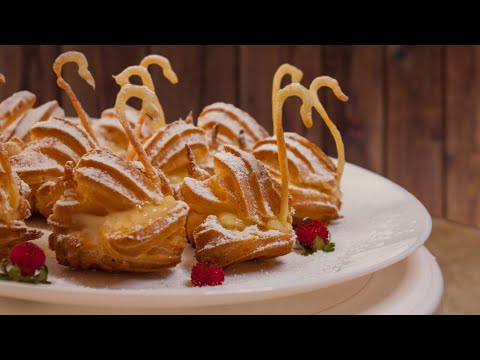 Видео: Простой рецепт. Заварные пирожные профитроли "лебеди". Profiteroles cakes.