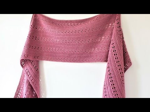 Видео: Как связать современную и новую женскую шаль крючком простого дизайна для начинающих.