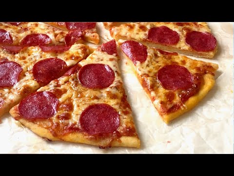 Видео: Пицца Пепперони на Тонком Тесте рецепт // Homemade Pepperoni pizza on a thin dough recipe