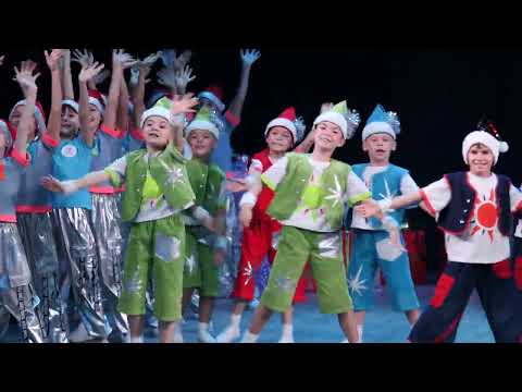 Видео: Эстрадная шоу программа «Настроение - Новый год!». Ансамбль «Дебют».