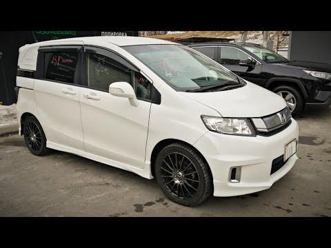 Видео: Honda Freed Spike 2014 - Техническое обслуживание у Хирурга