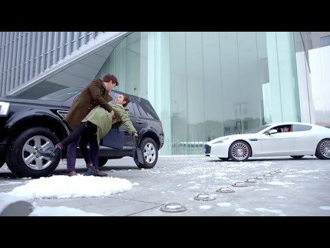 Видео: Президент ревнует и пытается всеми способами удержать героиню рядом с собой.