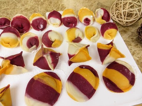 Видео: Все удивляются, какие я леплю пельмени / Разноцветные пельмени с пряным фаршем