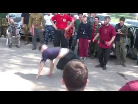 Видео: Русская Пляска у Свято-Успенского Монастыря в г.Старица