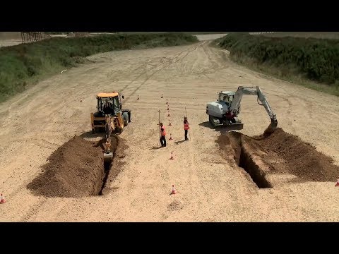 Видео: Экскаватор-погрузчик JCB против мини-экскаватора!