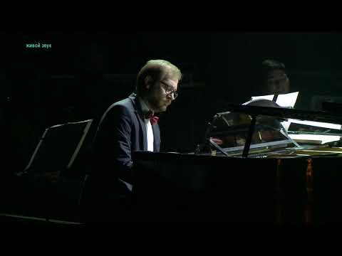Видео: Александр Тевелёв - Фантазия на темы М. Таривердиева и И. Якушенко