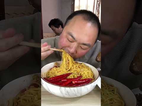 Видео: Если ты не хочешь есть, посмотри, как я ем, и ты захочешь этого.  46