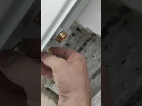 Видео: Как подключить панельный радиатор с нижним подключением