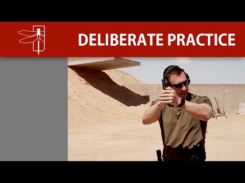 Видео: Преднамеренная практика выхватывания пистолета