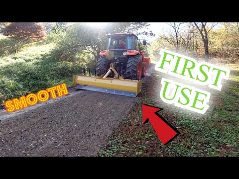 Видео: Выровнять подъездную дорогу легко с помощью дорожки-ножа!