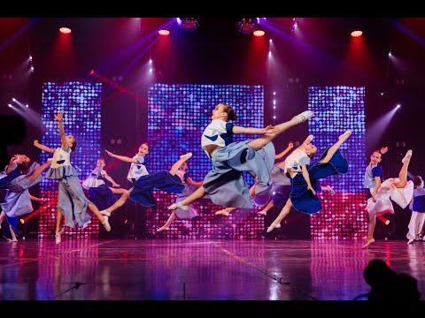 Видео: Шоу "Республика". Ансамбль "Сияние" — Я , ты, он, она