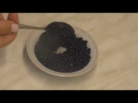 Видео: Как сделать чёрную икру из желатина.