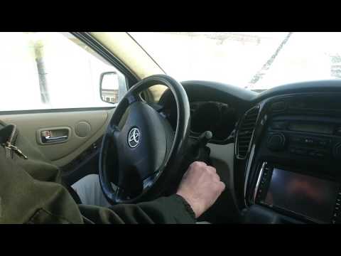 Видео: Программирование штатного брелка Toyota Highlander кузов U-20