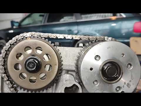 Видео: Как правильно поставить распредвалы и цепь ГРМ KIA Seed'...
