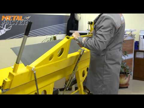 Видео: Как согнуть вернхнюю планку примыкания | Верхняя планка примыкания