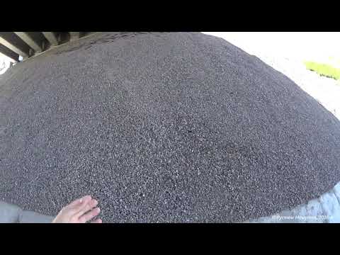 Видео: Укрепление откоса устоя георешёткой с щебнем