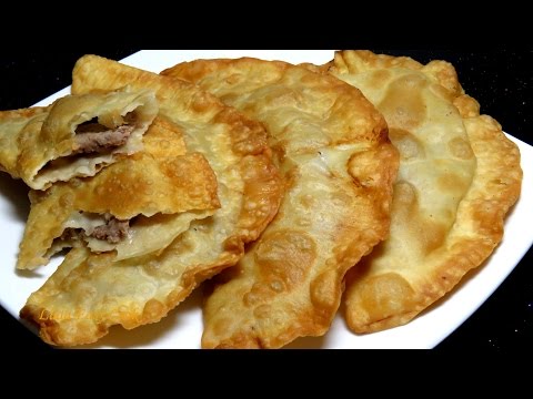 Видео: Как приготовить ЧЕБУРЕКИ Очень вкусные и сочные чебуреки Люда Изи Кук Delicious Chebureki recipe