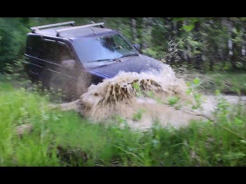 Видео: ► Буханка, два УАЗ Патриота и Джимни. Рвем ШРУСа и бьем фары в глине. Часть I