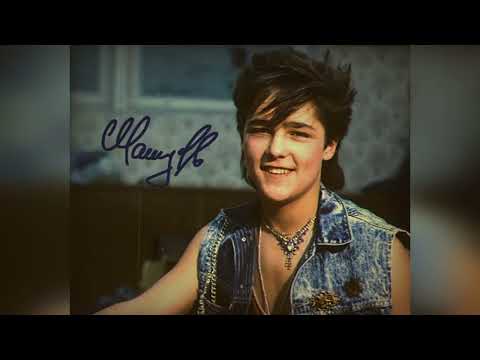 Видео: Юрий Шатунов - Хочется смеяться громко 2025 AI Нейросеть + БЫСТРЕЕ ТЕМП