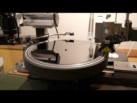 Видео: Процесс изготовления музыкальных пластинок. | Крупнейшая фабрика по производству музыкальных плас...