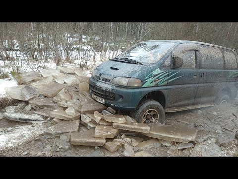 Видео: [Ломаем лёд]. УАЗ Хантер & Митсубиси Delica на бездорожье.