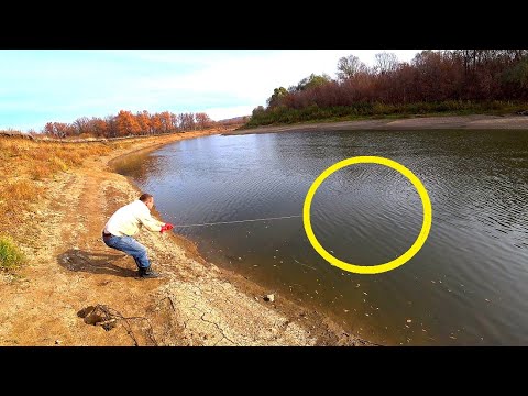 Видео: ДРУГ ПОТЯНУЛ ЗА ВЕРЁВКУ ,НО НЕ СМОГ ВЫТАЩИТЬ ЭТО И Я ПОСПЕШИЛ НА ПОМОЩЬ!