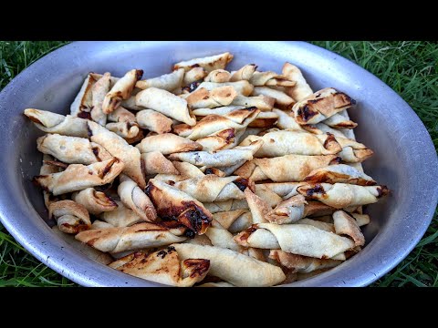 Видео: Солодке для ЗСУ! Запашні ПАЛЬЧИКИ з ПОВИДЛОМ,  КОЛАЧИКИ  та ПОНЧИКИ! Три види тіста за день в селі