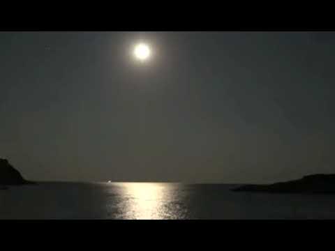 Видео: Когда земля встречается с луной