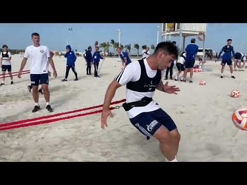 Видео: Тренировка на песке