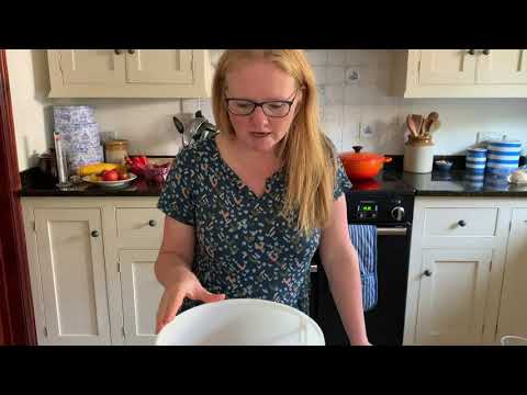 Видео: Как я делаю сливовое вино