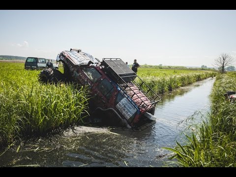 Видео: 4х4 off road Жесть в канаве Тойота vs Сузуки vs Нива vs Ниссан