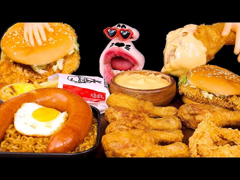 Видео: Куриный бургер KFC, лапша из черной фасоли, жареная курица! 🍔 ASMR Mukbang Eating Show :)