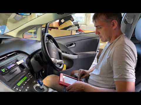 Видео: Умер инвертор Prius 30